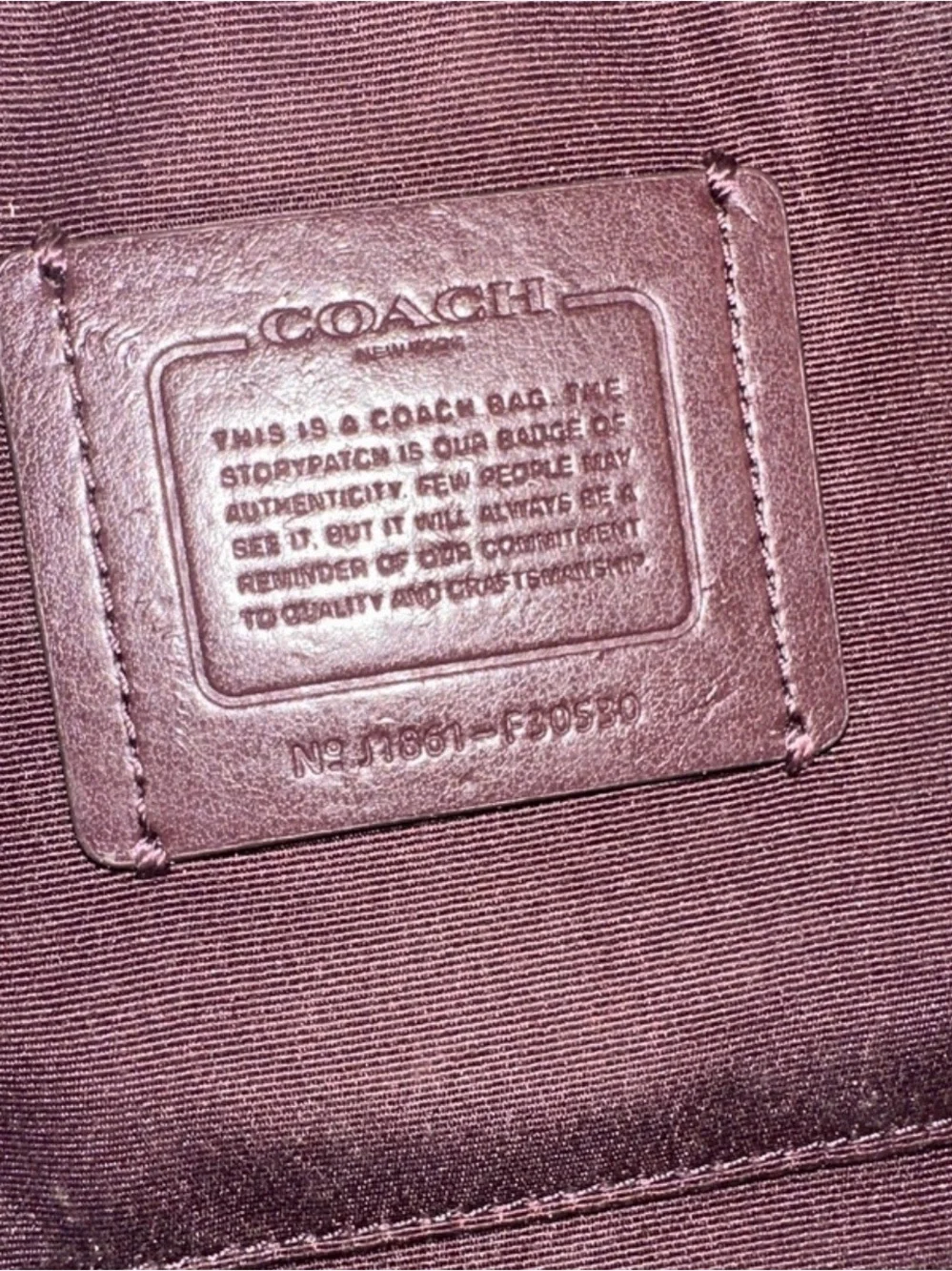 Coach compact pebble